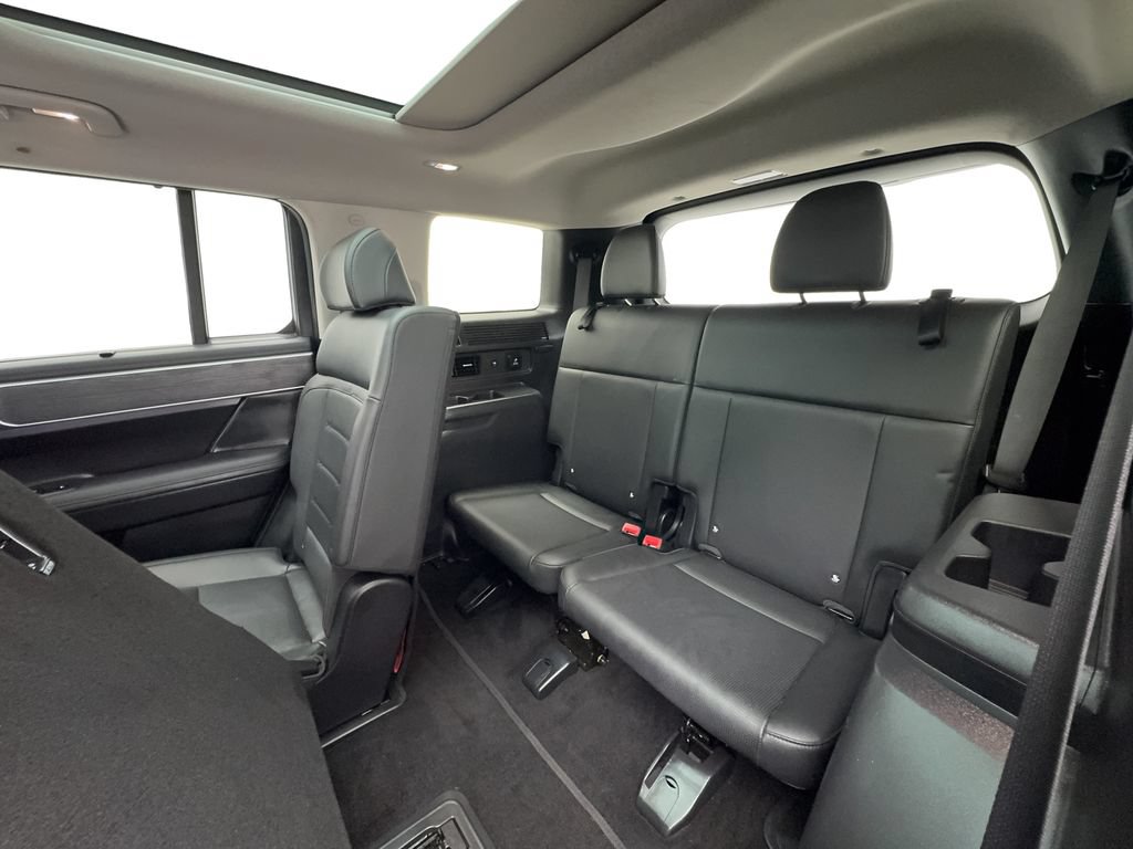 Used 2025 Hyundai Santa Fe Limited FWD image 27