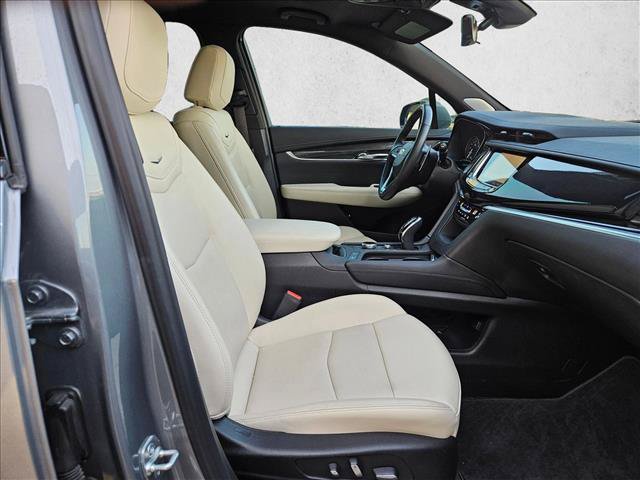 Used 2024 Cadillac XT6 Sport w/ Technology Package AWD/4WD image 16