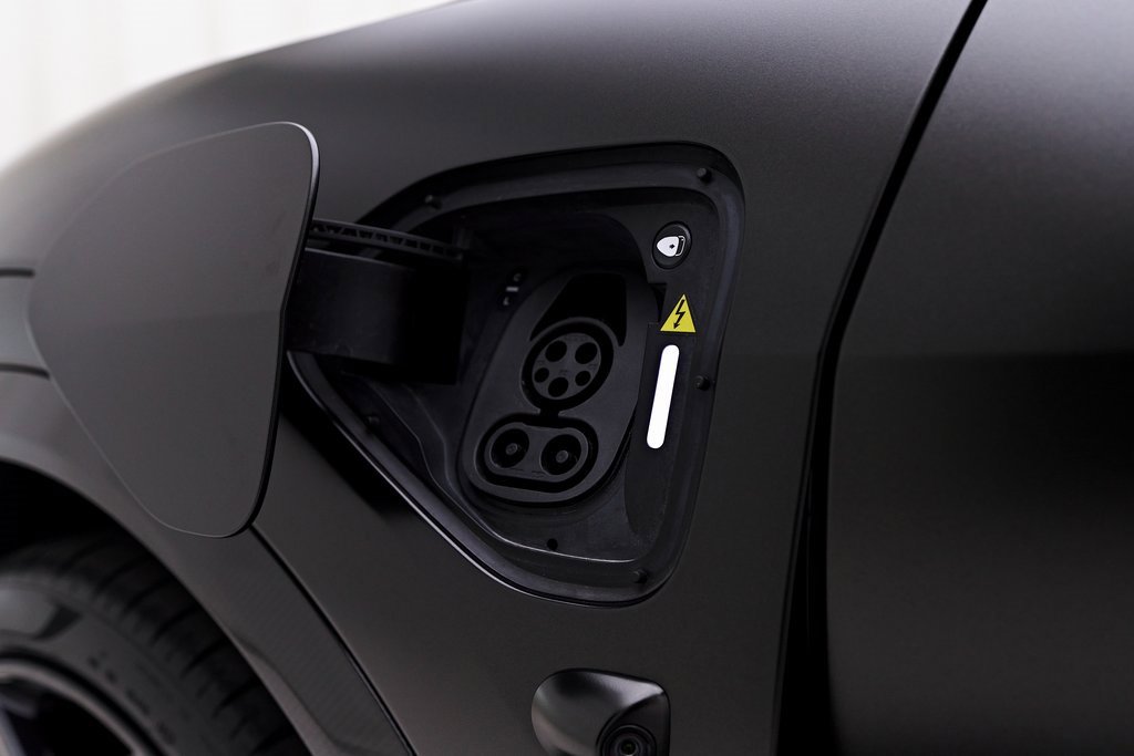 Used 2025 Lotus Eletre image 31