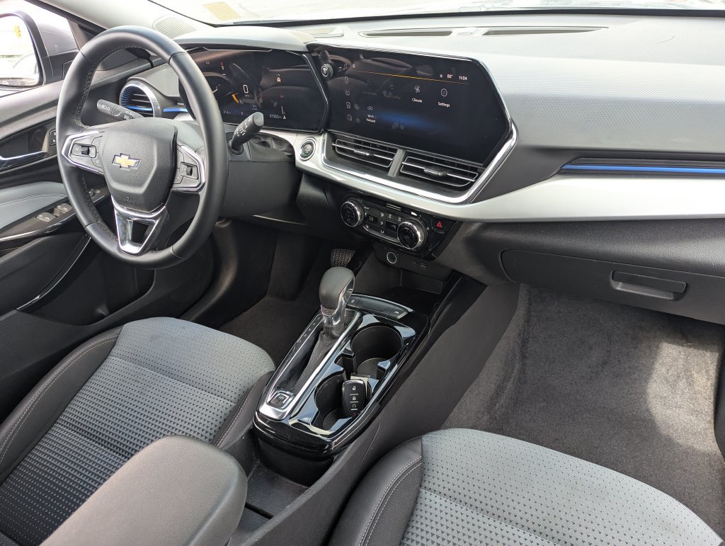 Used 2025 Chevrolet Trax LT w/ Driver Confidence Package FWD image 31