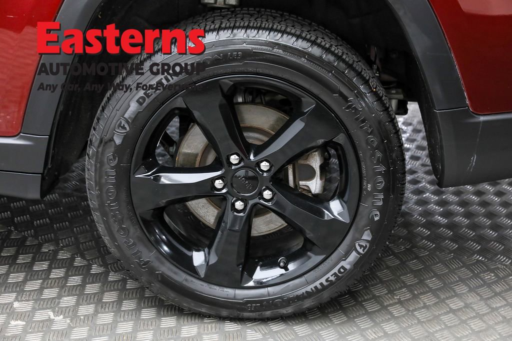 Used 2023 Jeep Grand Cherokee L Laredo image 8