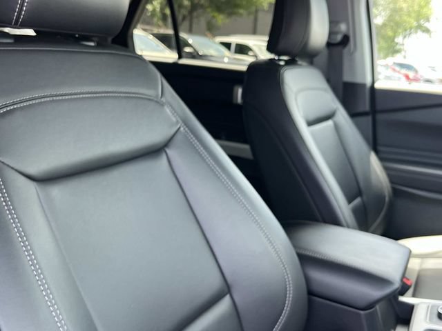 Used 2023 Ford Explorer XLT w/ Equipment Group 202A AWD/4WD image 26