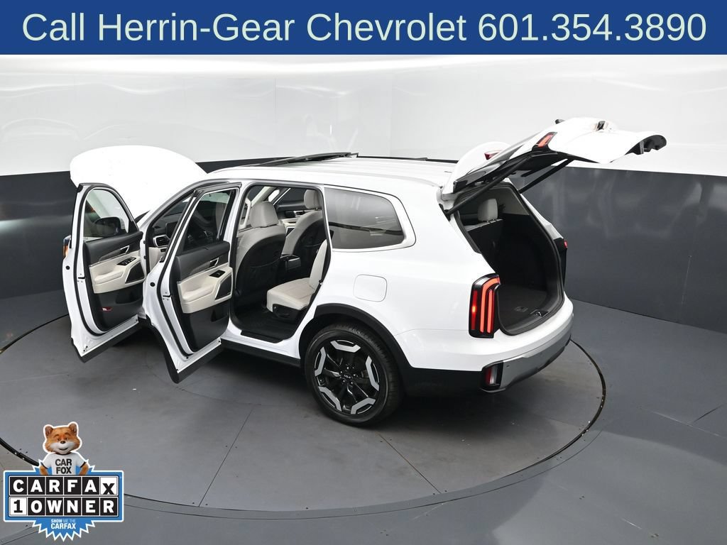 Used 2024 Kia Telluride EX w/ EX Captain's Chair Package FWD image 47