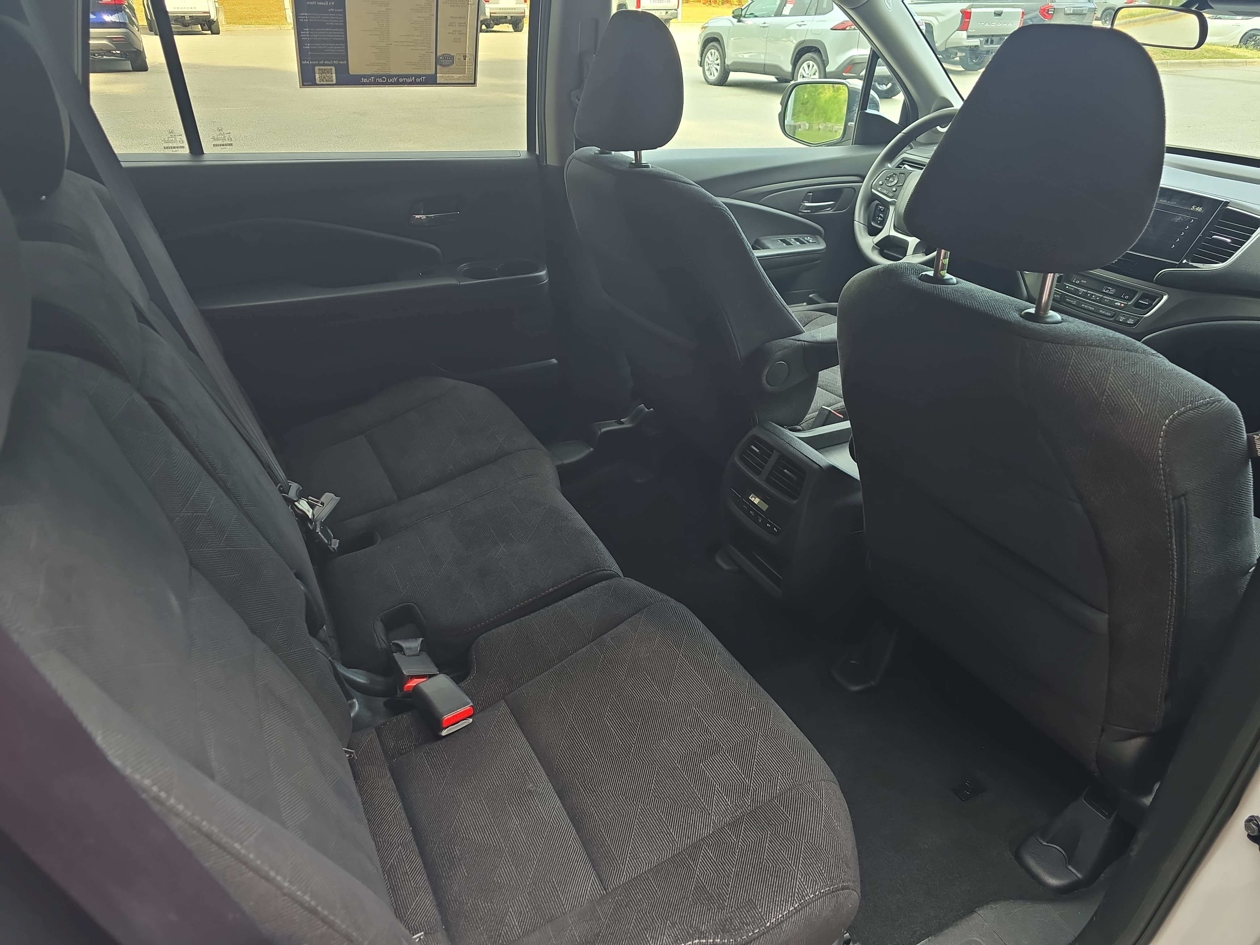 Used 2020 Honda Pilot EX image 11