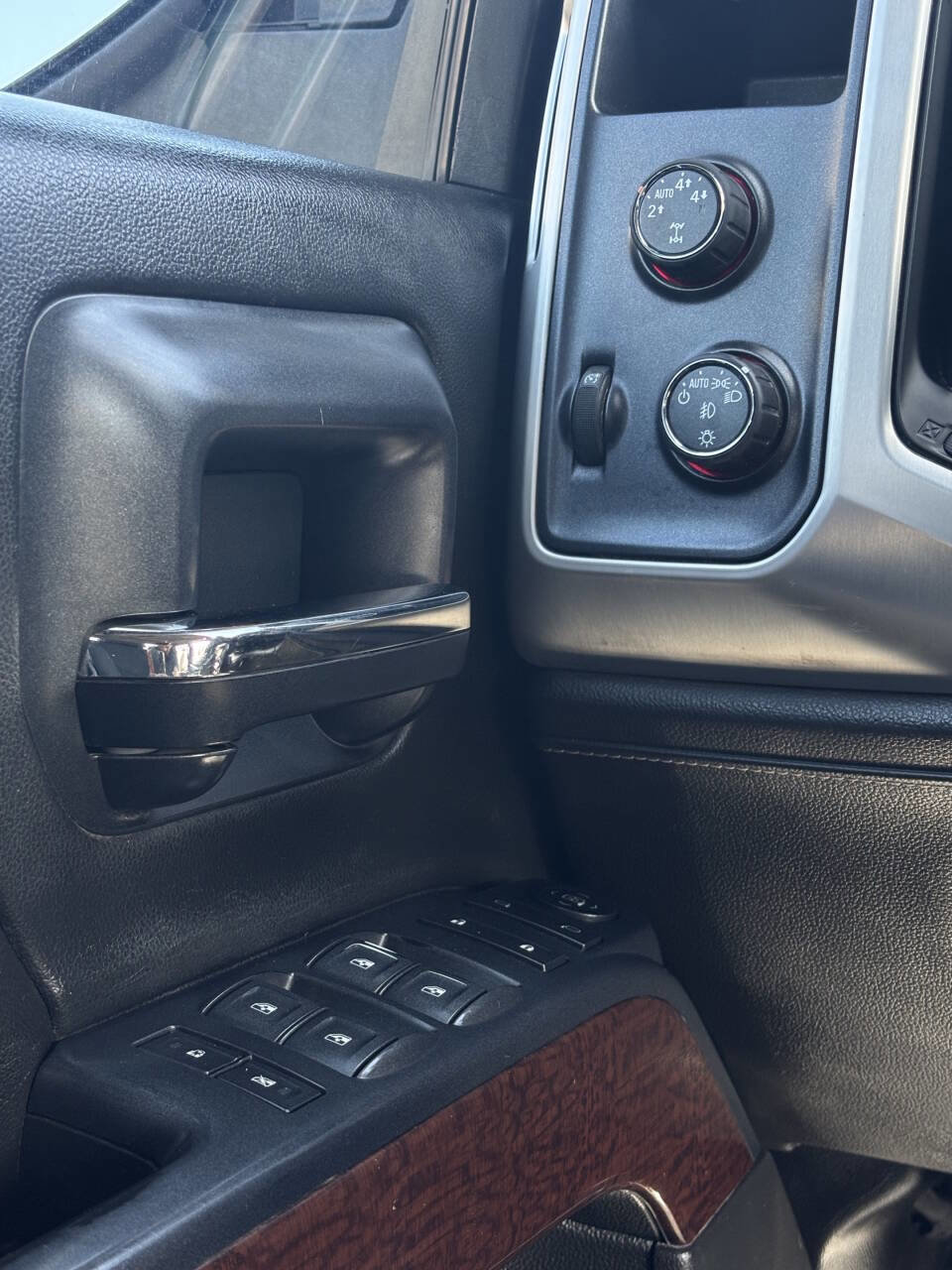 Used 2014 GMC Sierra 1500 SLE w/ SLE Value Package AWD/4WD image 24