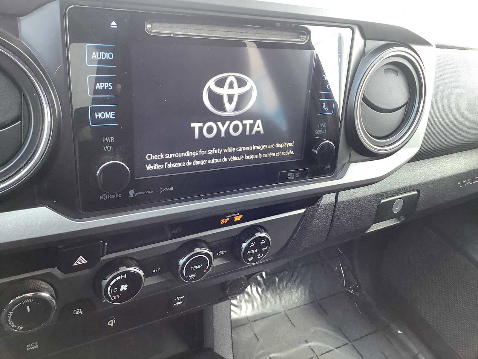 Used 2016 Toyota Tacoma TRD Off-Road w/ Towing Package AWD/4WD image 16