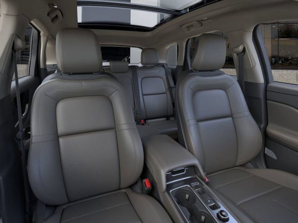 New 2025 Lincoln Corsair Reserve w/ Jet Appearance Package AWD/4WD image 10