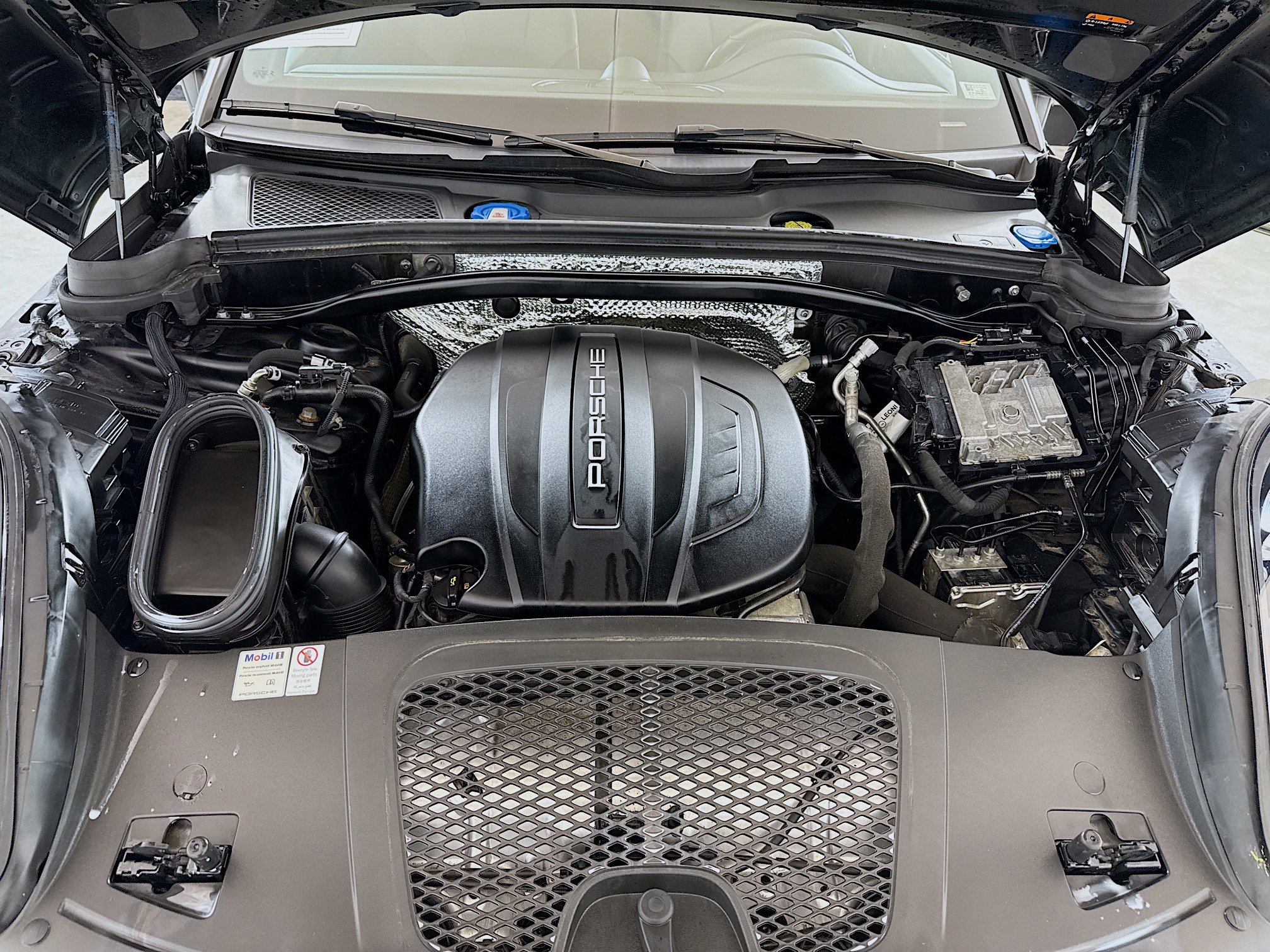 Used 2020 Porsche Macan image 29