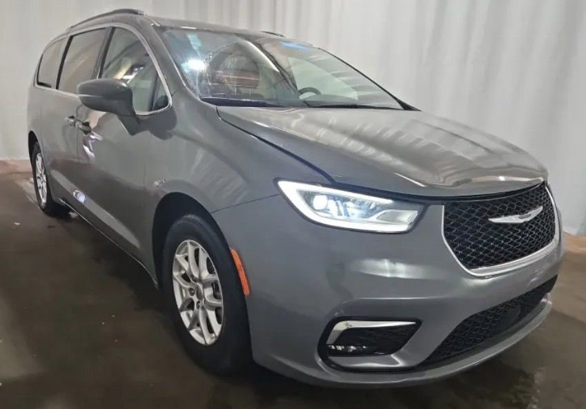 Used 2022 Chrysler Pacifica Touring-L