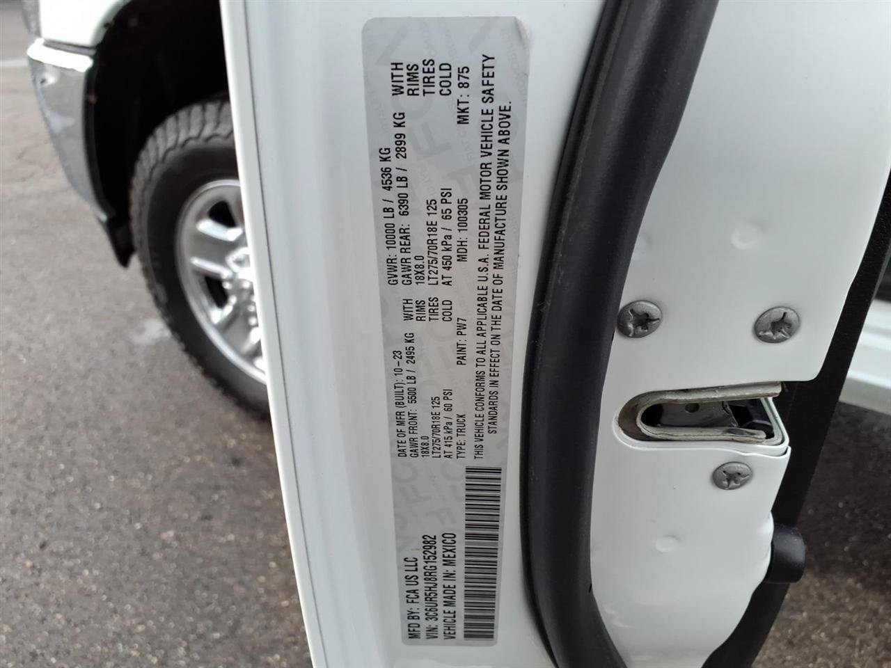 Used 2024 RAM 2500 Tradesman w/ Chrome Appearance Group AWD/4WD image 31