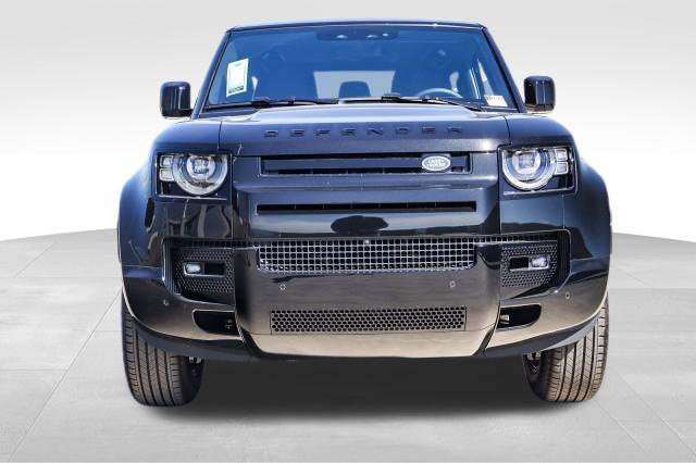 Certified 2025 Land Rover Defender 90 X-Dynamic SE AWD/4WD image 2