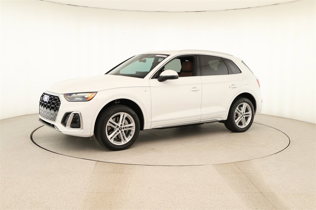 Used 2024 Audi Q5 e Premium w/ Convenience Package image 13