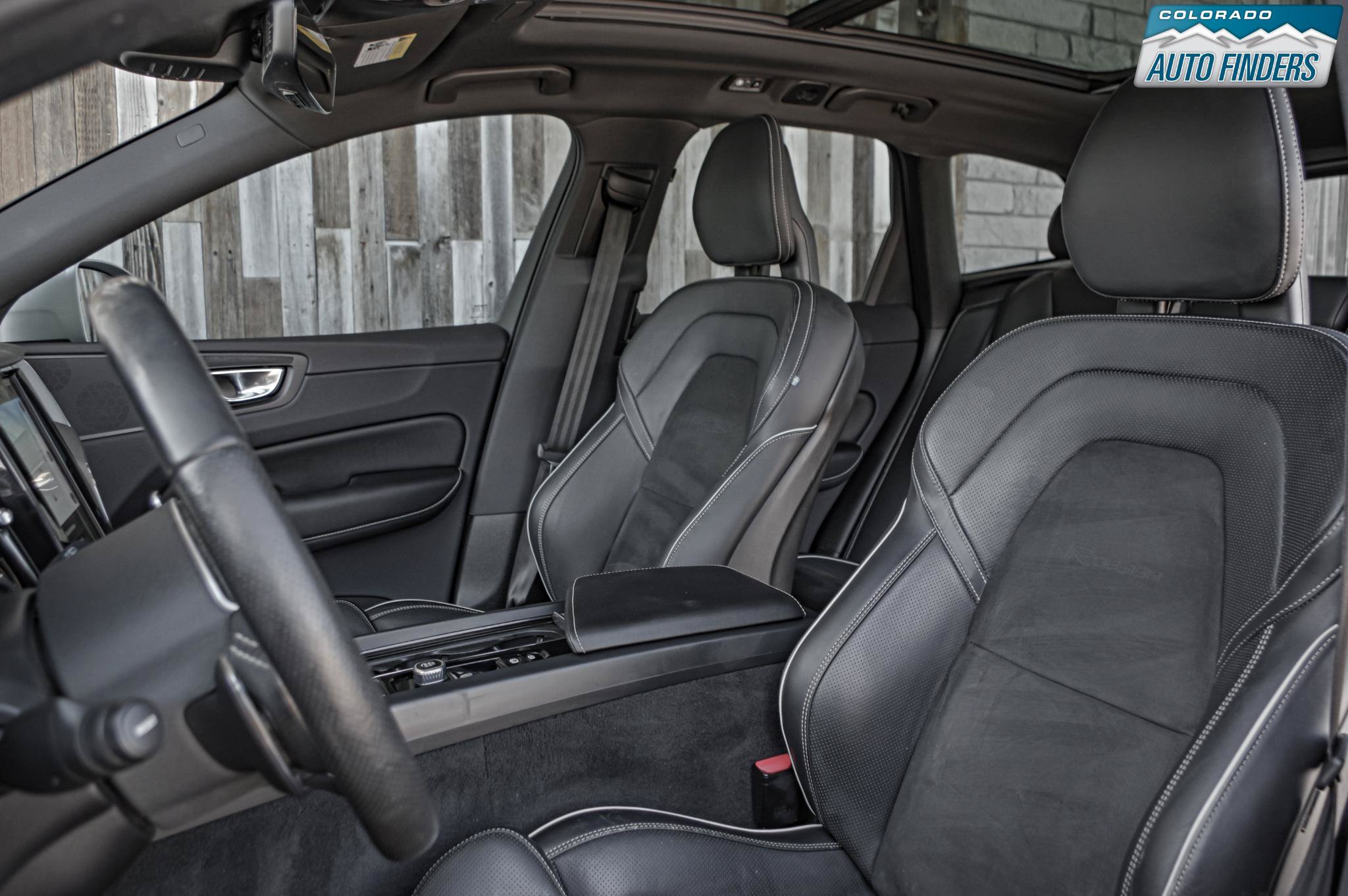 Used 2018 Volvo XC60 T5 R-Design w/ Convenience Package AWD/4WD image 12