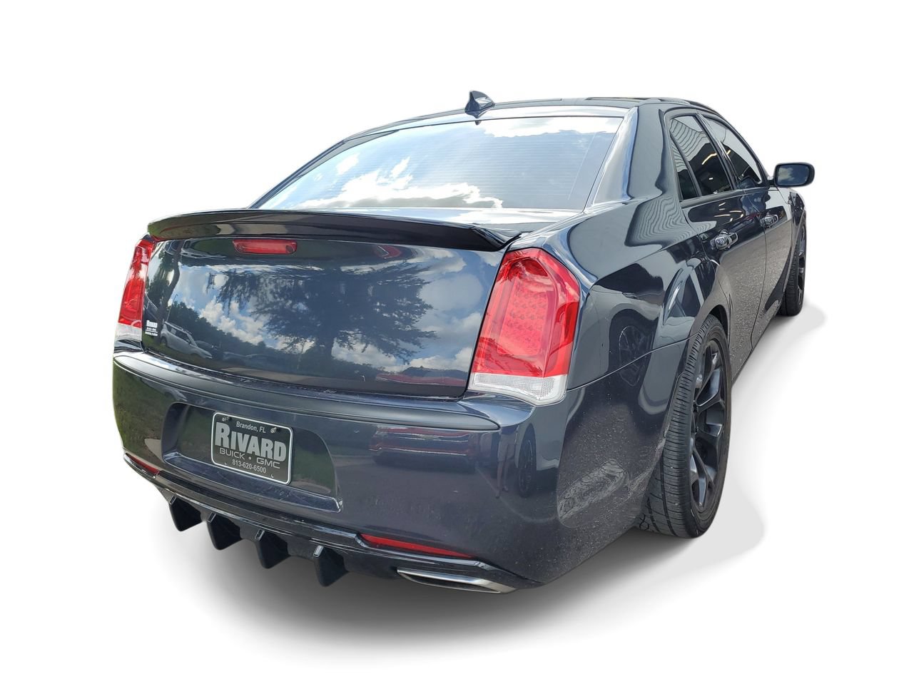 Used 2019 Chrysler 300 C RWD image 4