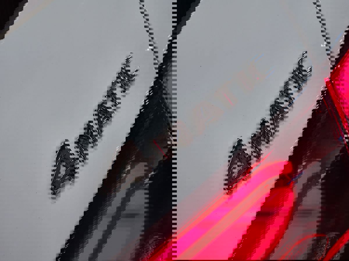 Used 2025 Mercedes-Benz GLC 300 4MATIC image 26