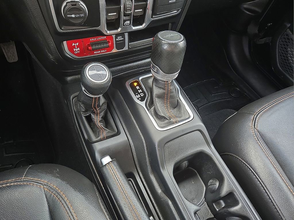 Used 2023 Jeep Gladiator Mojave w/ Cold Weather Group image 31