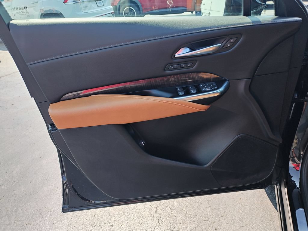 Used 2023 Cadillac XT4 Premium Luxury AWD/4WD image 12