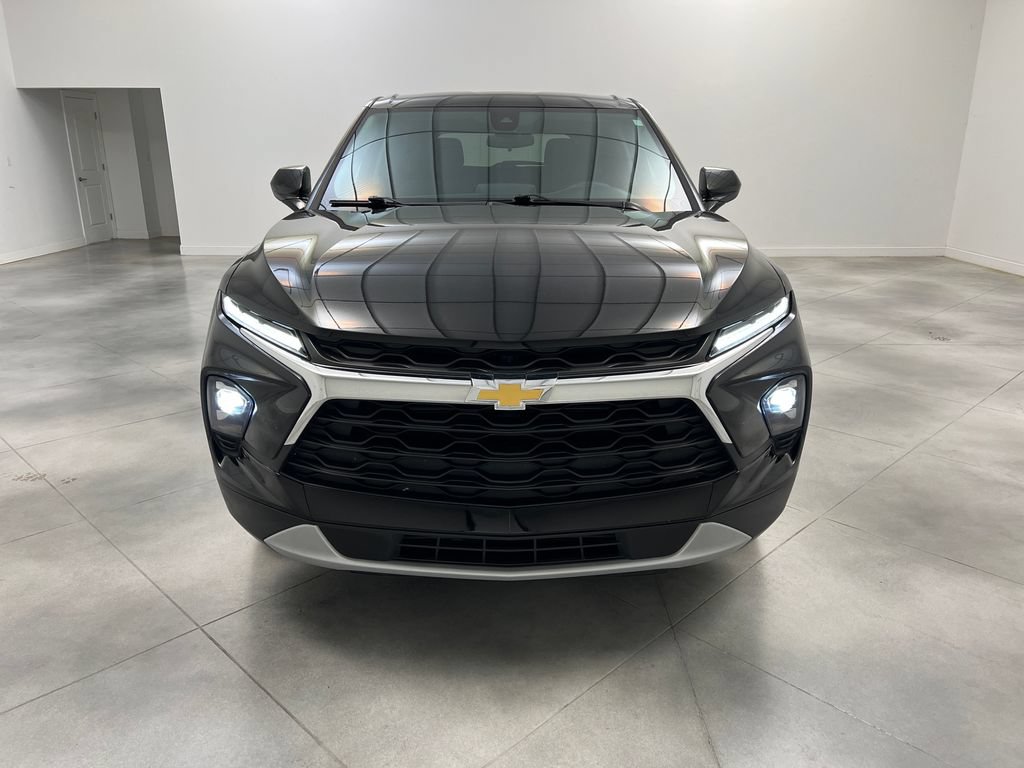 Used 2025 Chevrolet Blazer LT FWD image 3