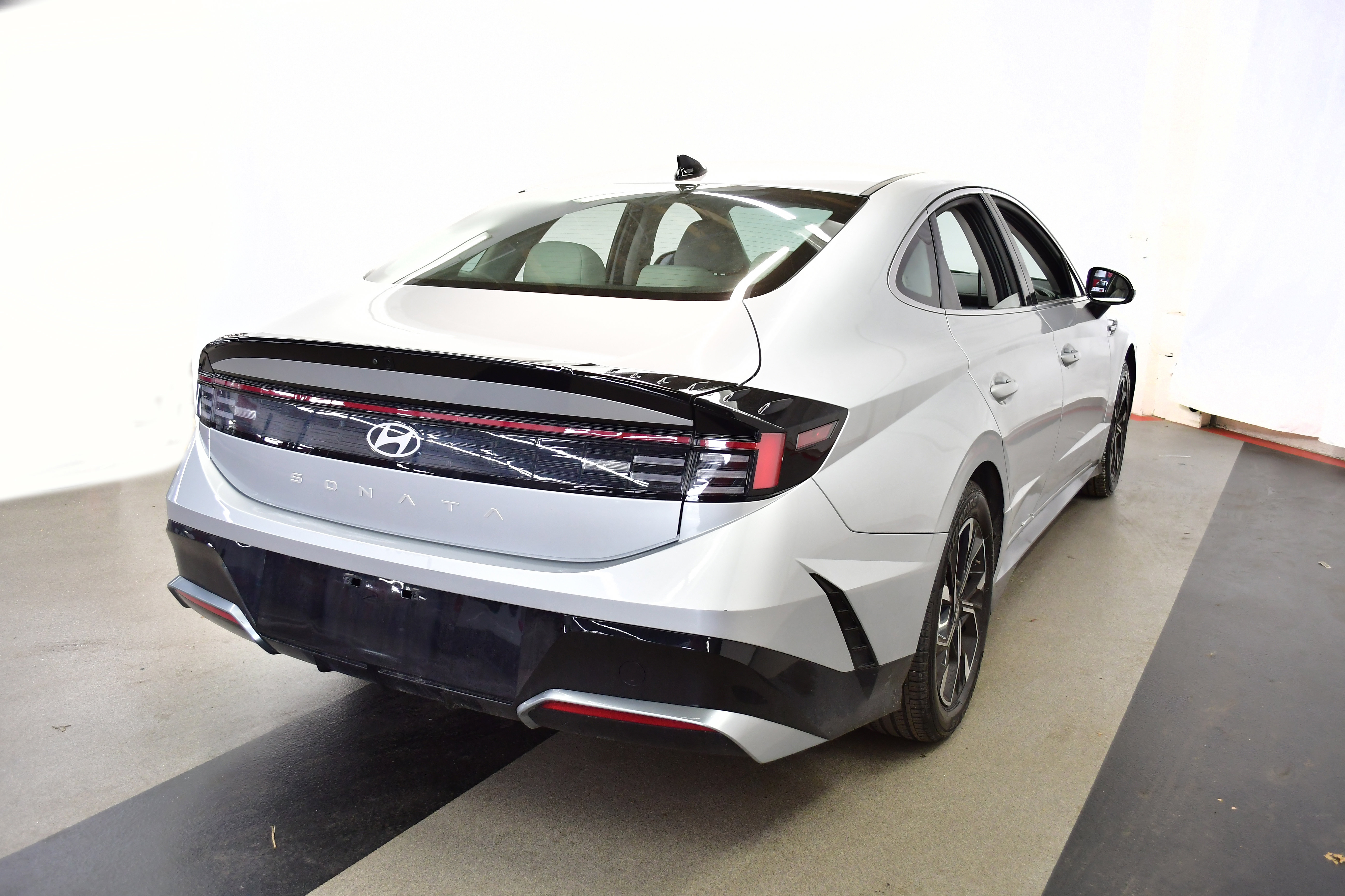 Used 2025 Hyundai Sonata SEL FWD image 7