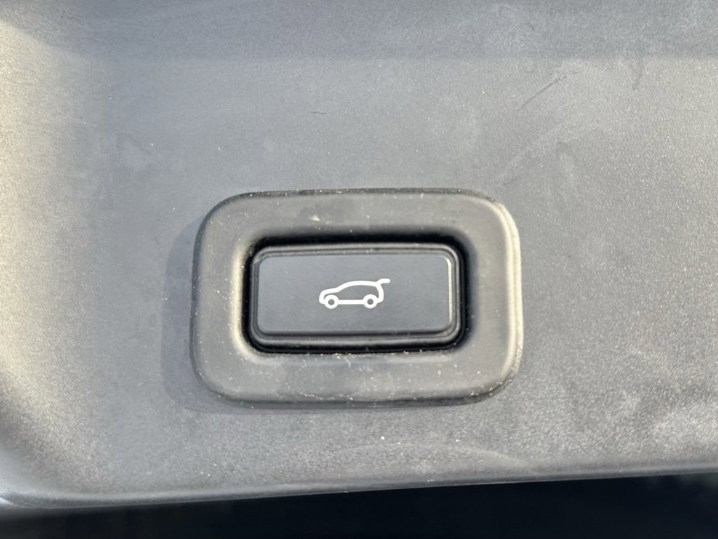 Used 2022 Land Rover Range Rover Evoque S image 12