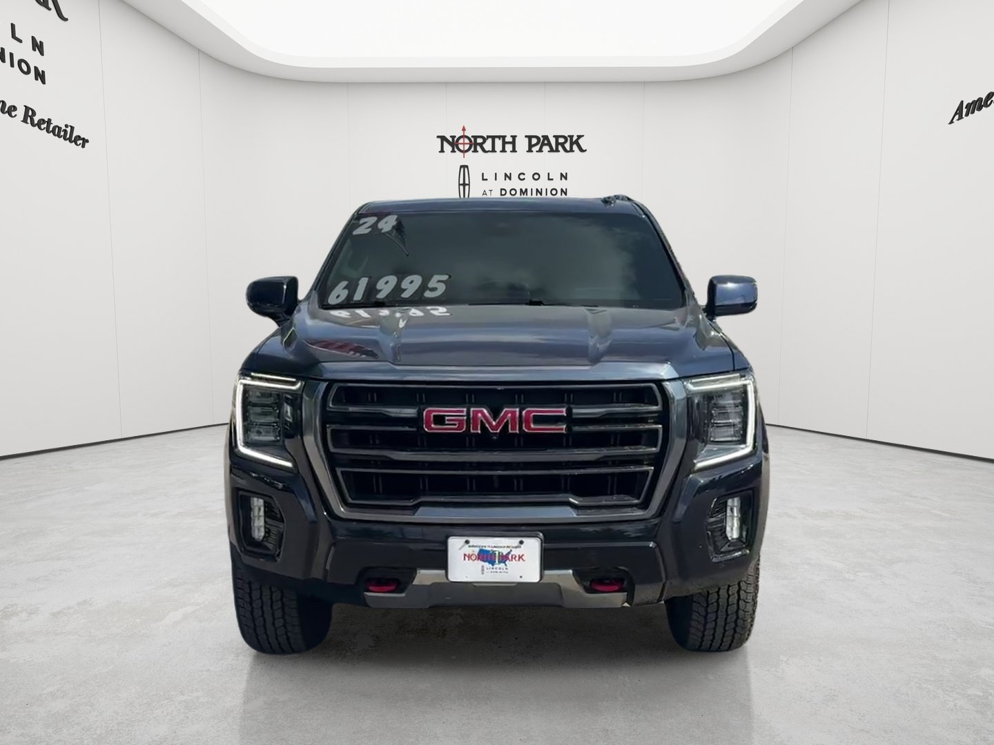 Used 2024 GMC Yukon AT4 w/ Technology Package AWD/4WD image 8
