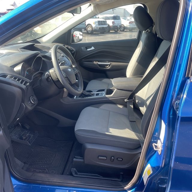 Used 2017 Ford Escape SE w/ SE Cold Weather Package image 4