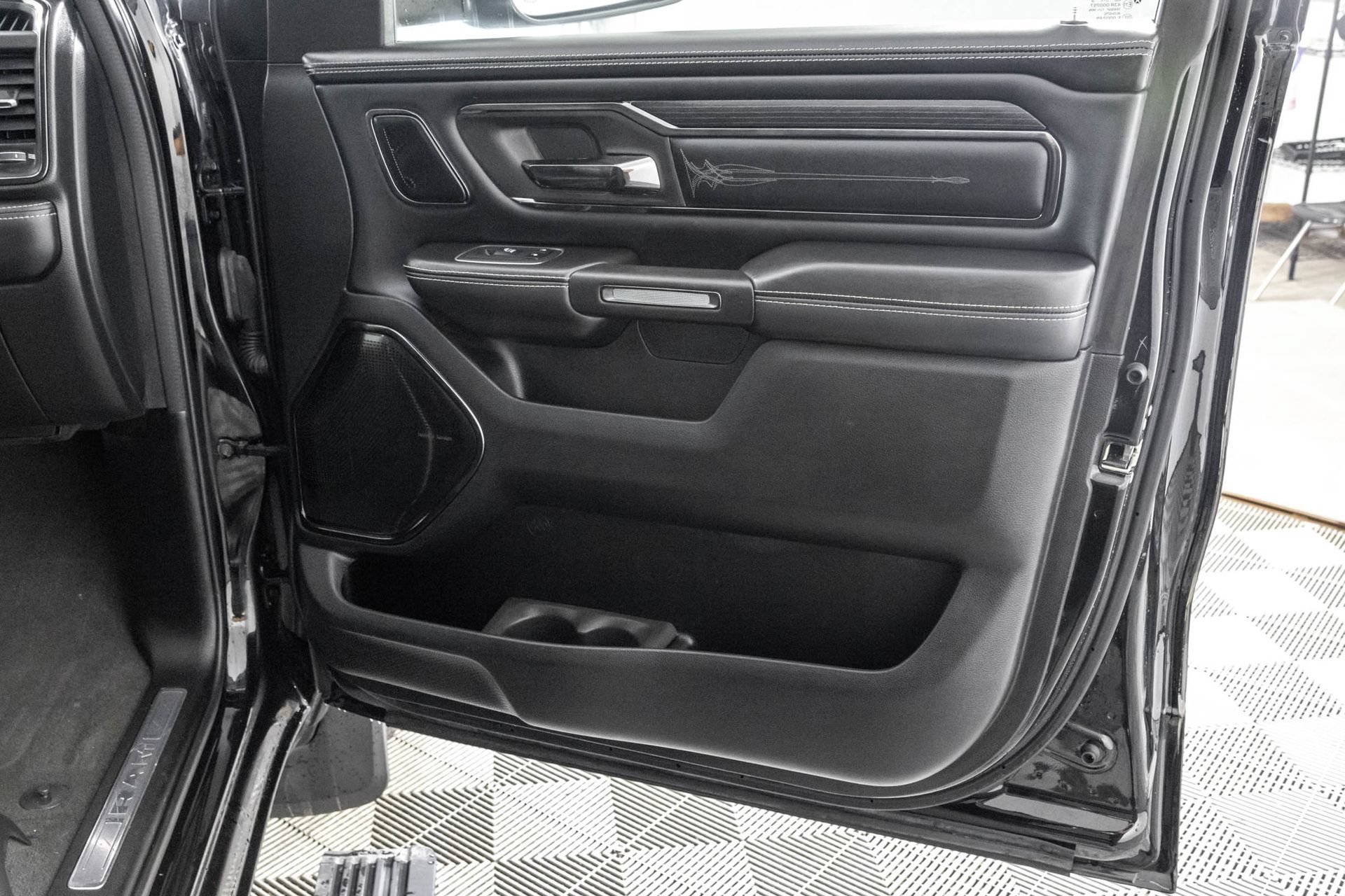 Used 2022 RAM 1500 Limited AWD/4WD image 43
