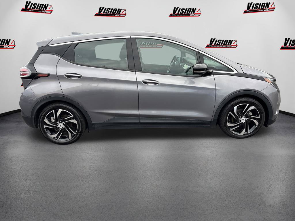 Used 2023 Chevrolet Bolt LT w/ Infotainment Package FWD image 6