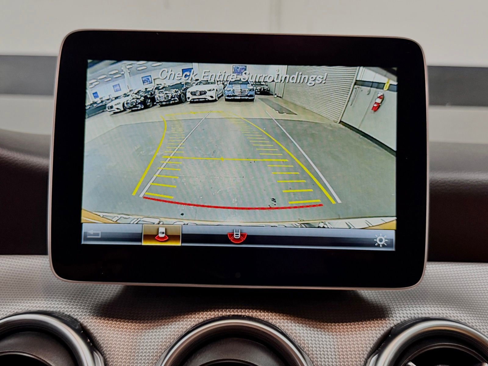 Used 2018 Mercedes-Benz GLA 250 4MATIC image 32