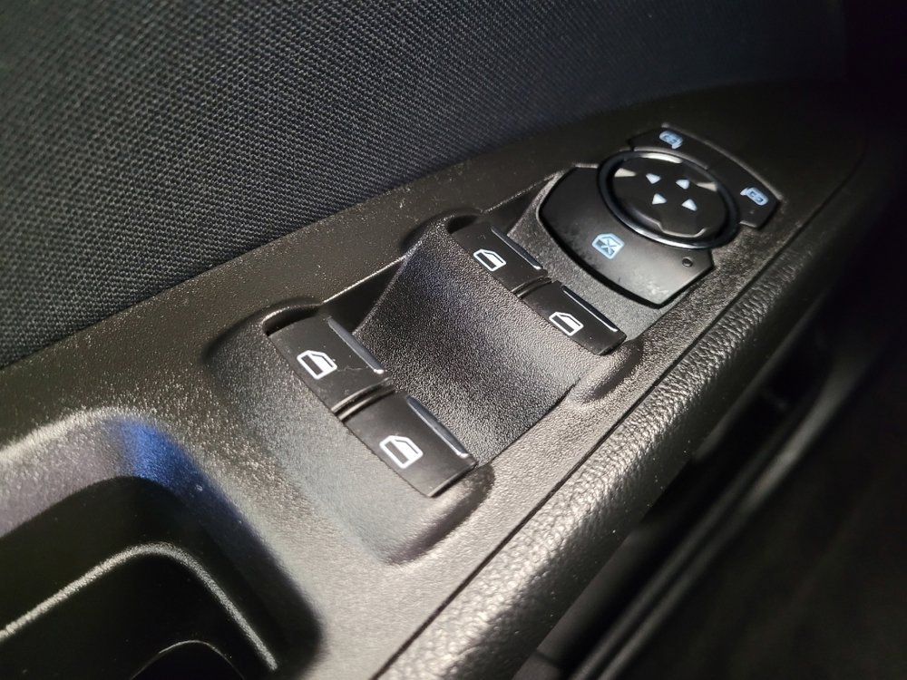 Used 2020 Ford Fusion SE image 27