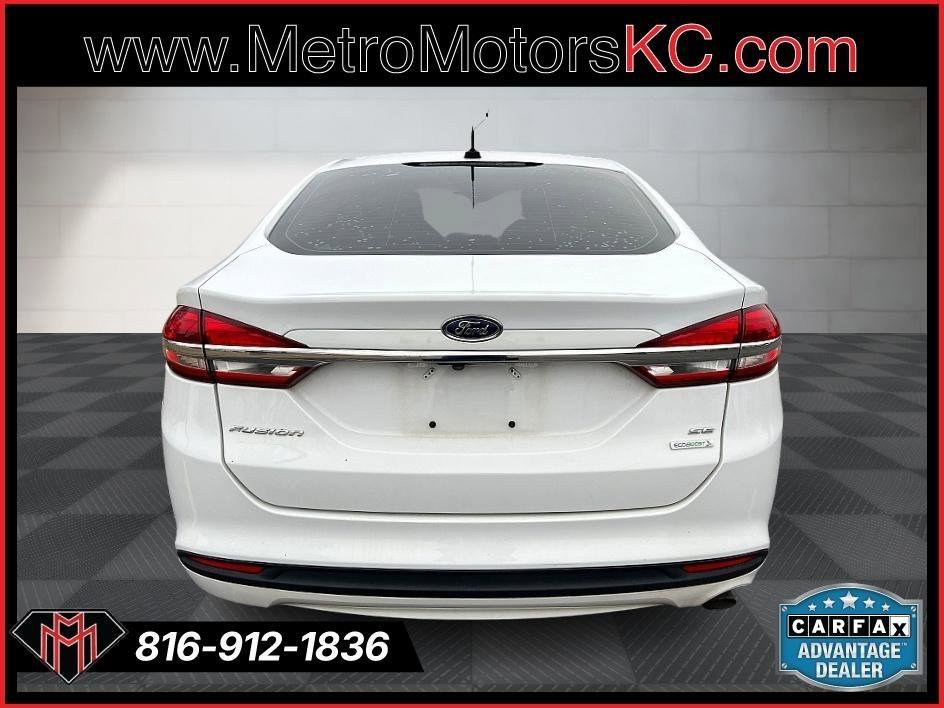 Used 2017 Ford Fusion SE image 4