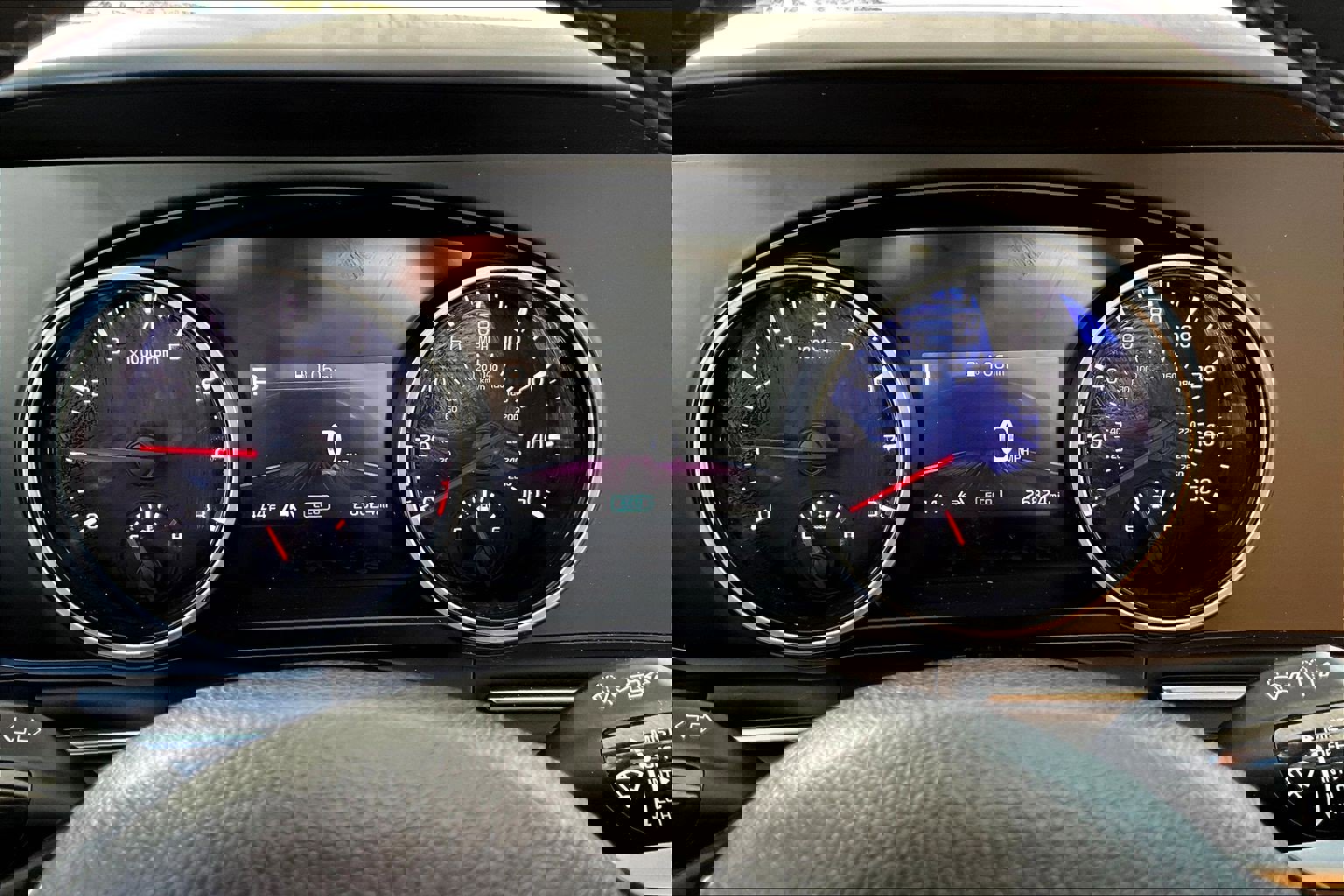 Used 2023 Kia Carnival LX image 21