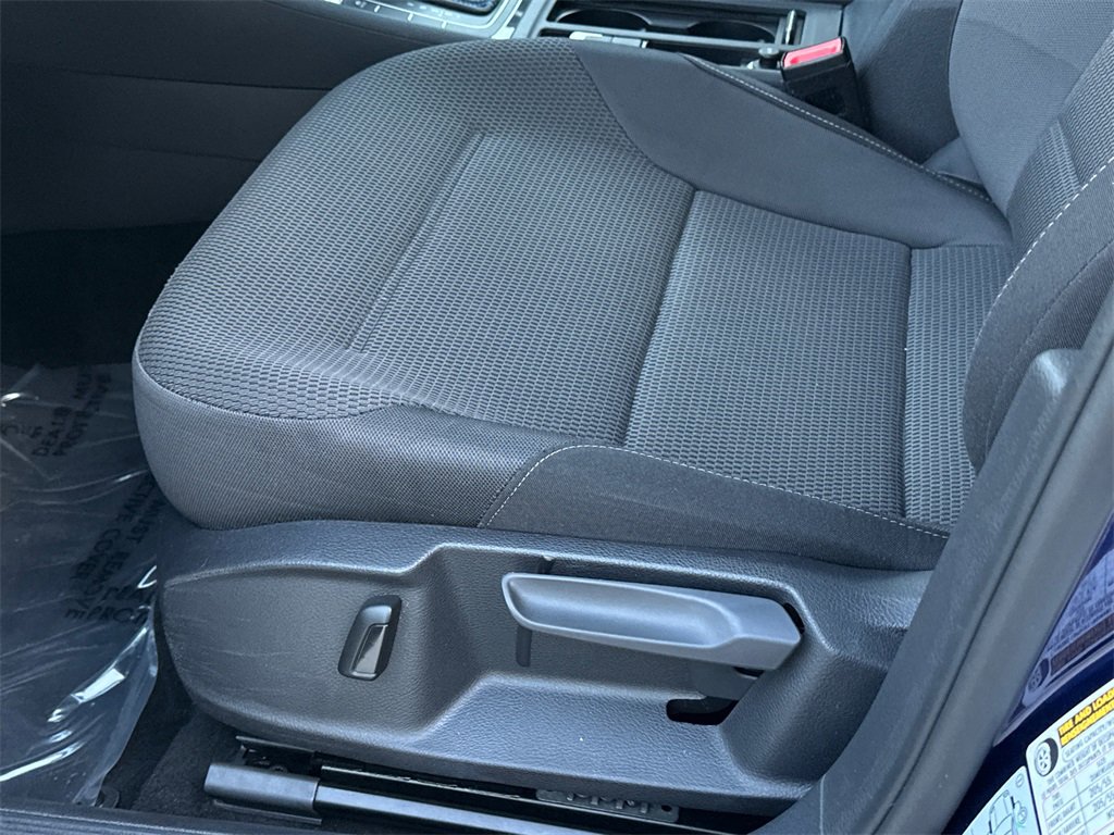 Used 2019 Volkswagen e-Golf SE w/ Driver Assistance Package image 19