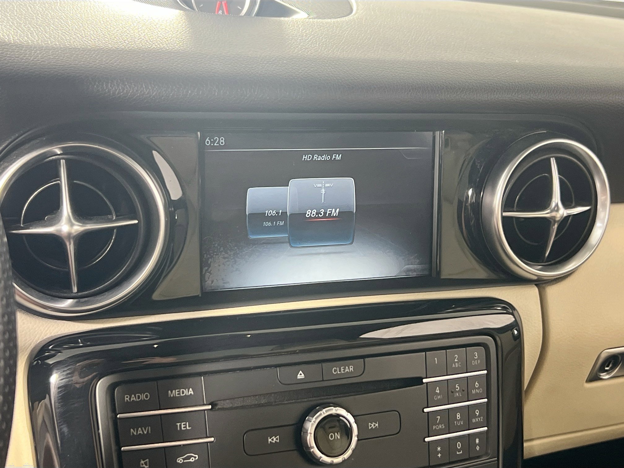 Used 2020 Mercedes-Benz SLC 300 image 14