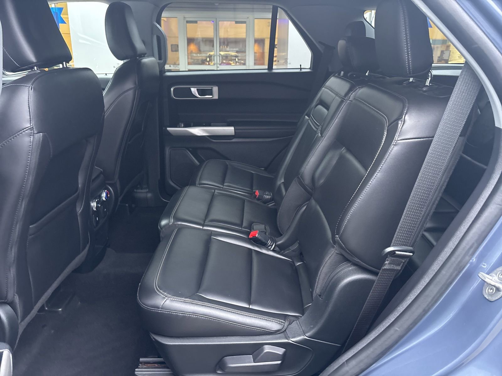 Used 2021 Ford Explorer XLT w/ Equipment Group 202A image 38