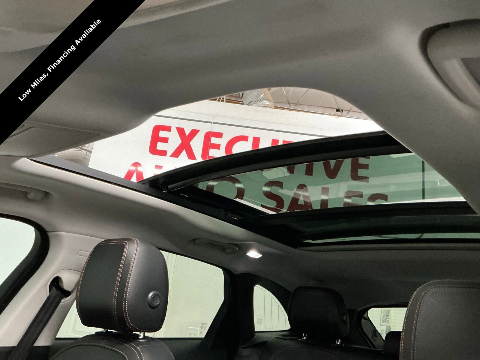 Used 2017 Jaguar F-PACE Prestige image 31