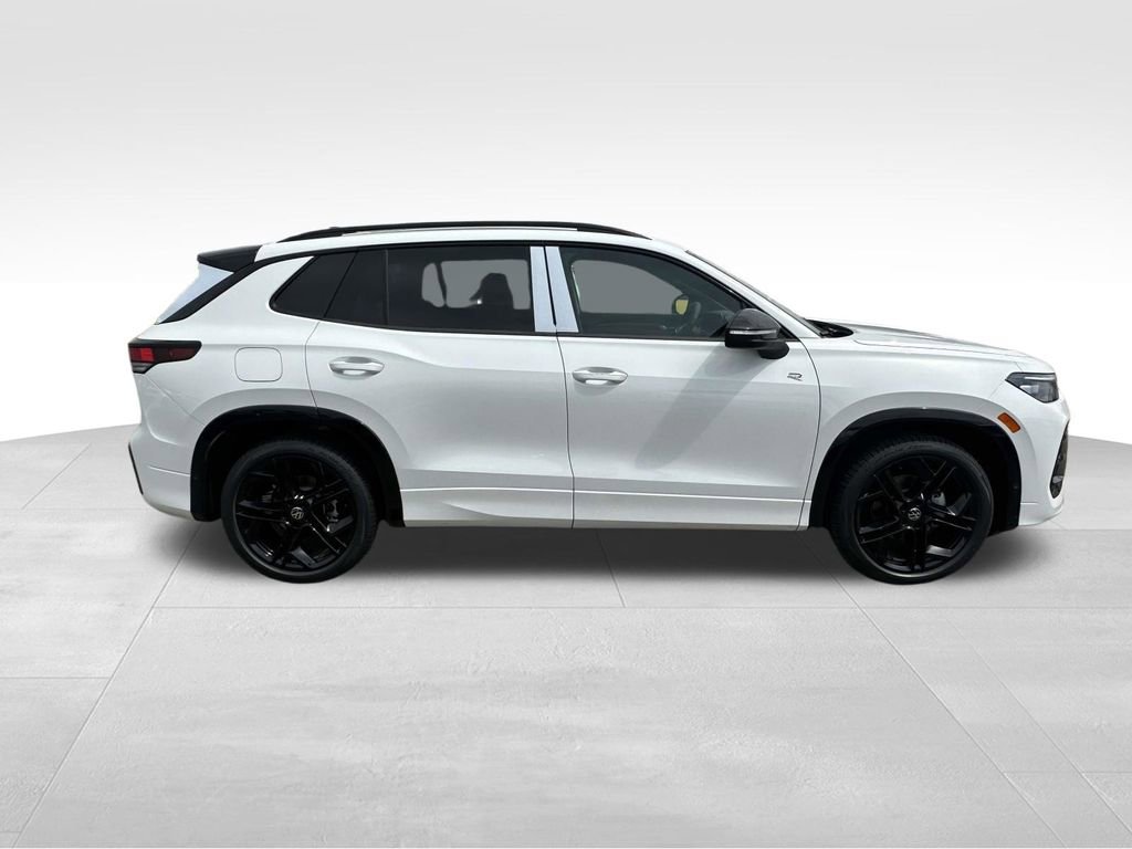 New 2026 Volkswagen Tiguan SE R-Line image 5