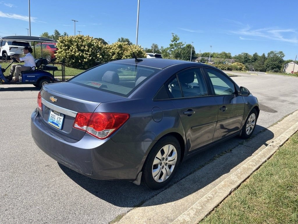 Used 2014 Chevrolet Cruze LS FWD image 3