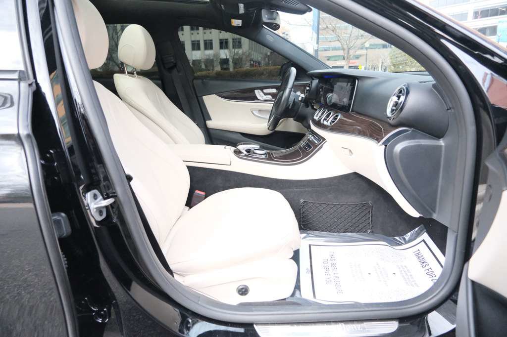 Used 2020 Mercedes-Benz E 350 Sedan w/ Parking Assistance Package image 34
