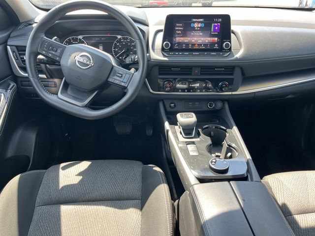 Used 2025 Nissan Rogue SV AWD/4WD image 12