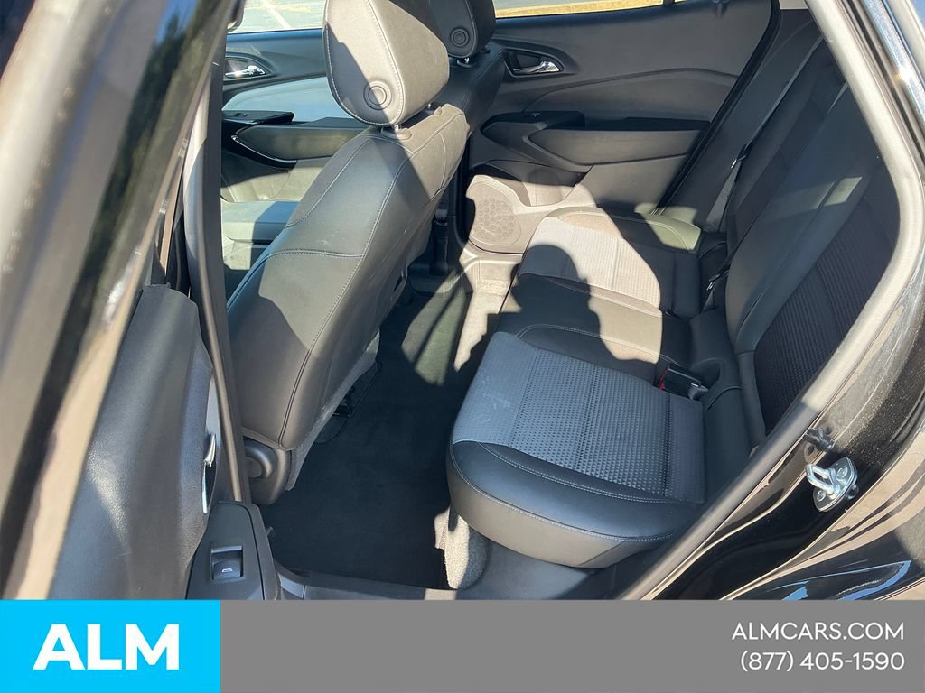 Used 2025 Chevrolet Trax LT FWD image 9