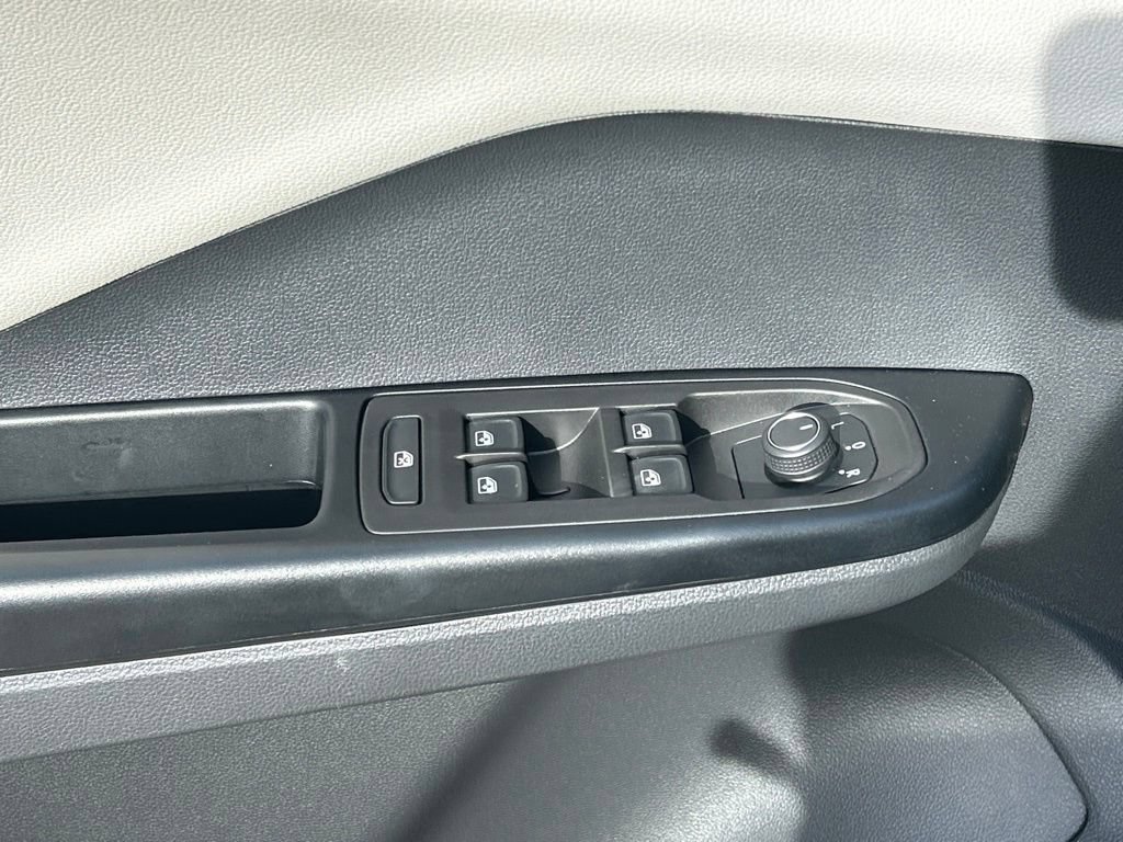Certified 2026 Volkswagen Taos S FWD image 18