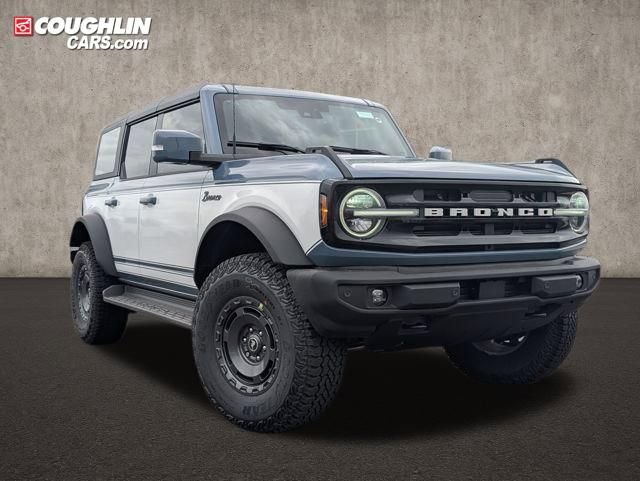 New 2025 Ford Bronco Outer Banks w/ Sasquatch Package image 1