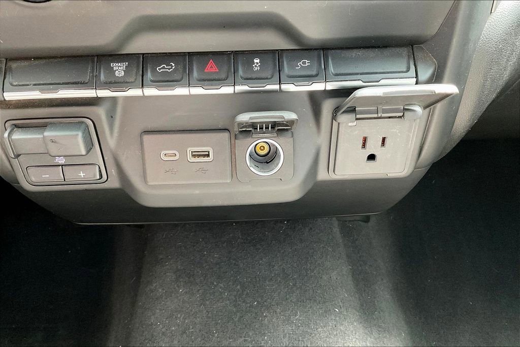 Used 2022 Chevrolet Silverado 2500 Custom w/ Custom Value Package image 25