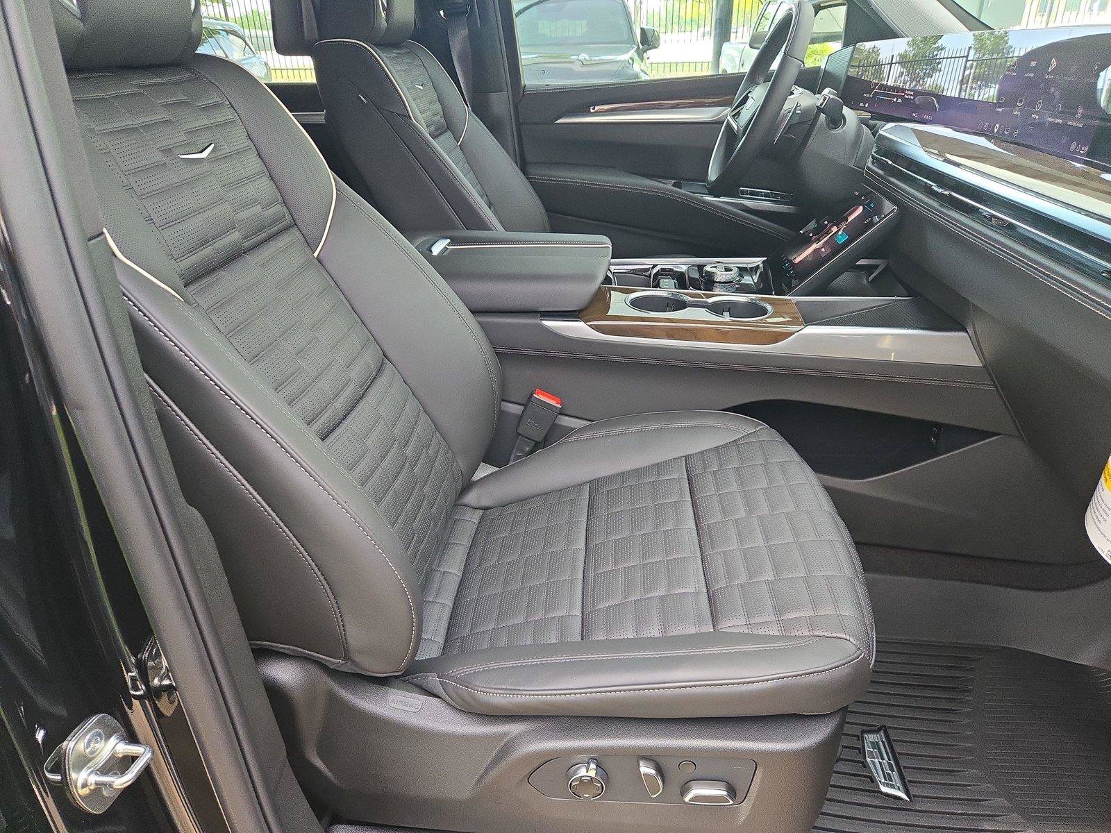 New 2026 Cadillac Escalade ESV Platinum Sport w/ LPO, ONYX Package AWD/4WD image 29