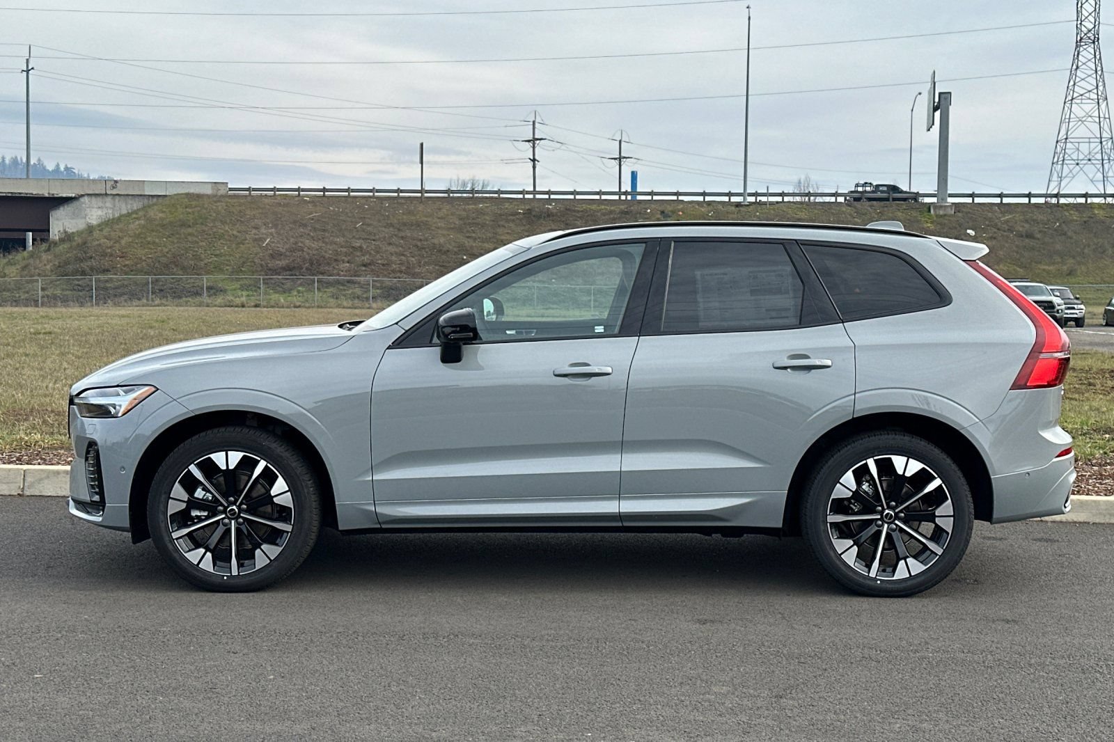 Used 2026 Volvo XC60 B5 Plus w/ Protection Package Premier AWD/4WD image 6