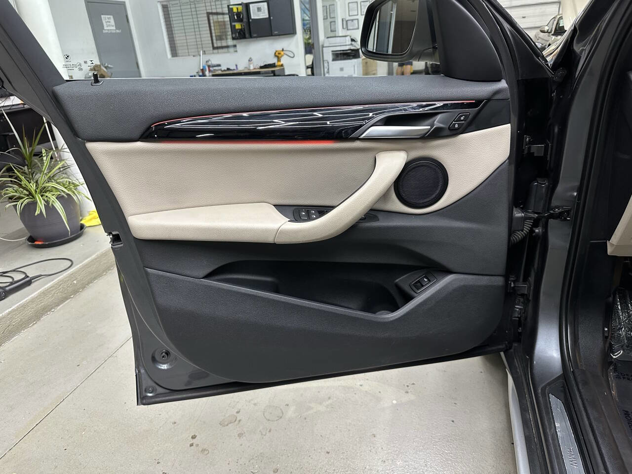 Used 2021 BMW X1 xDrive28i w/ Convenience Package image 10