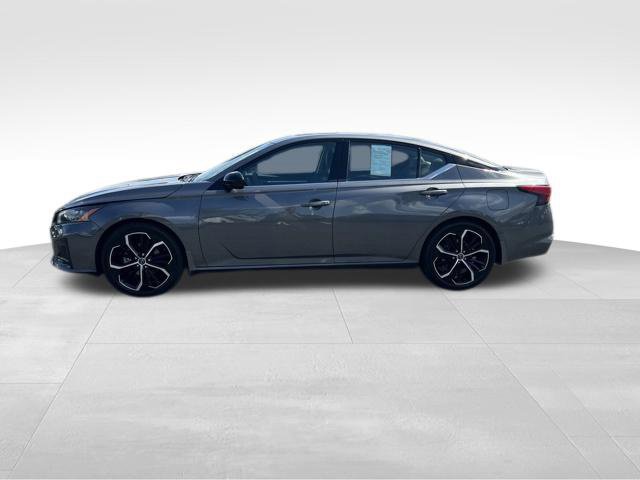 Used 2025 Nissan Altima 2.5 SR w/ SR Premium Package FWD image 4