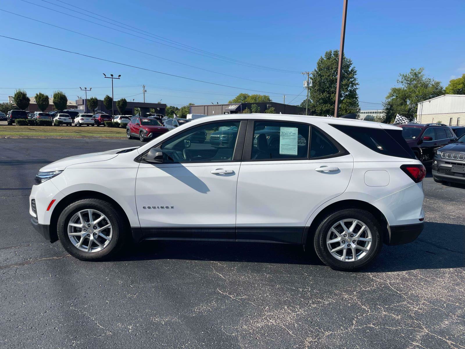 Used 2023 Chevrolet Equinox LS FWD image 4