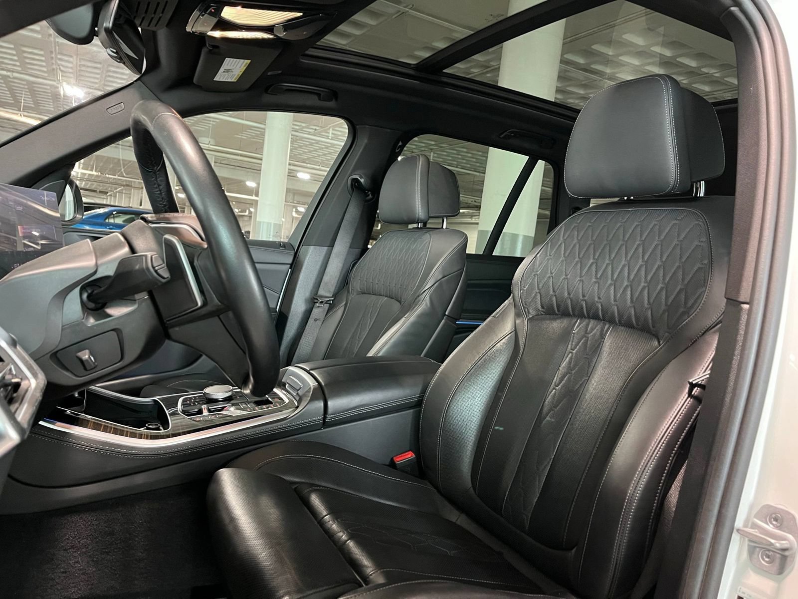 Used 2025 BMW X5 xDrive50e AWD/4WD image 15